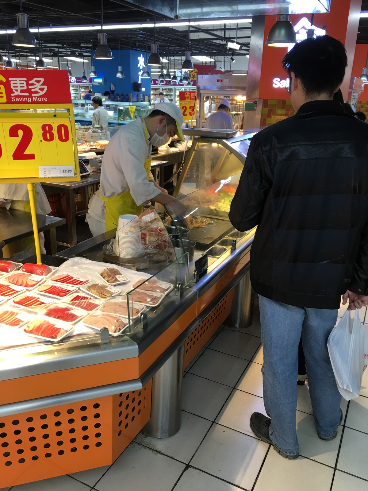Le supermarché carrefour de Jongshan park à Shanghai 