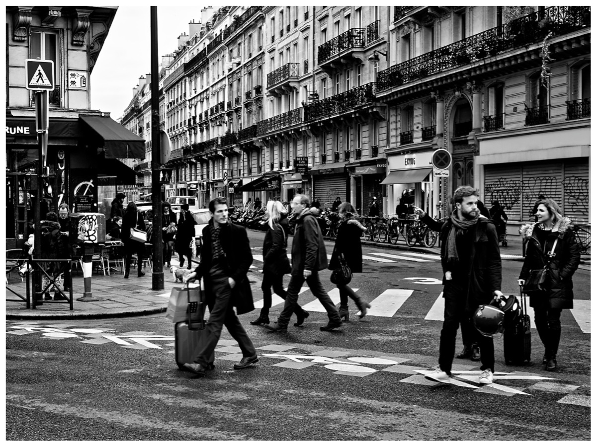 Street life in Paris